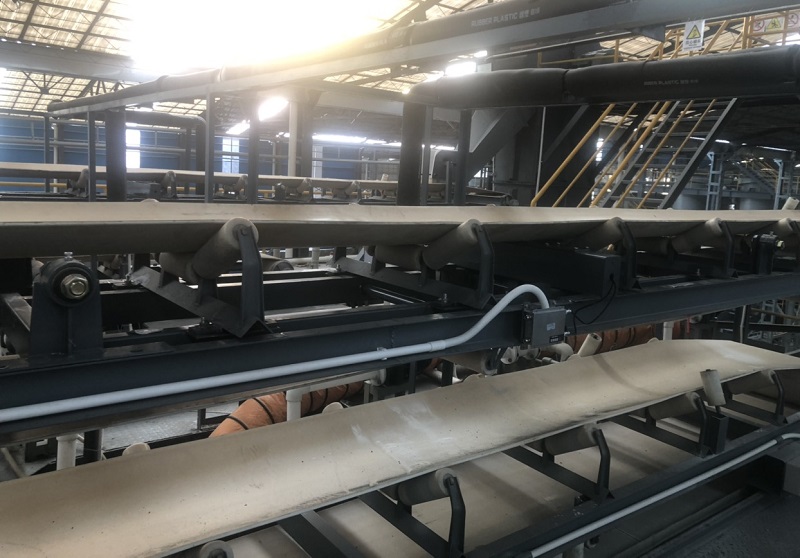 兩臺(tái)ICS-17A電子皮帶秤在新材料公司安裝調(diào)試完畢，安裝規(guī)范，精準(zhǔn)度高！